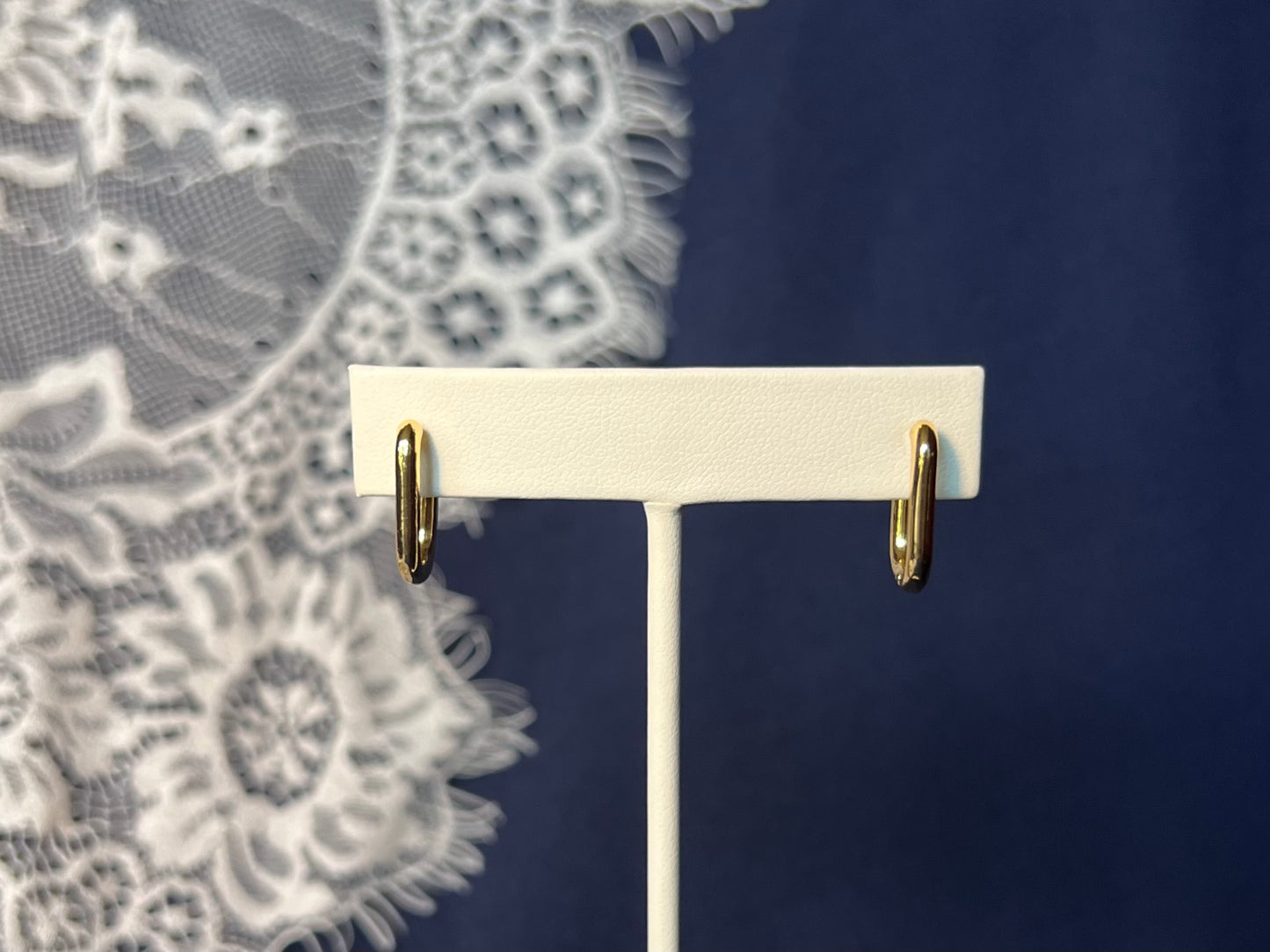 Simple Oval Hoop Earrings | Waterproof and Non-Tarnish